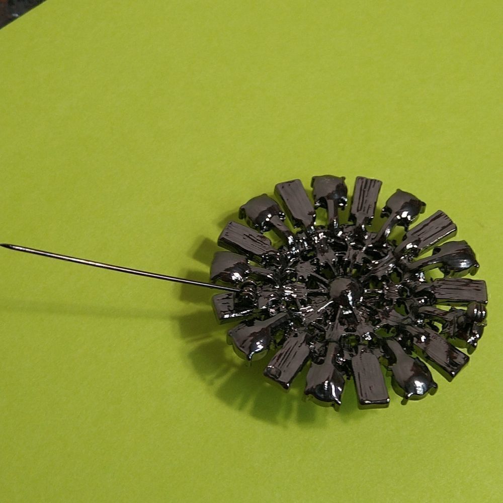 Large Iolite and Faux Diamond Pin - Picture 4 of 4